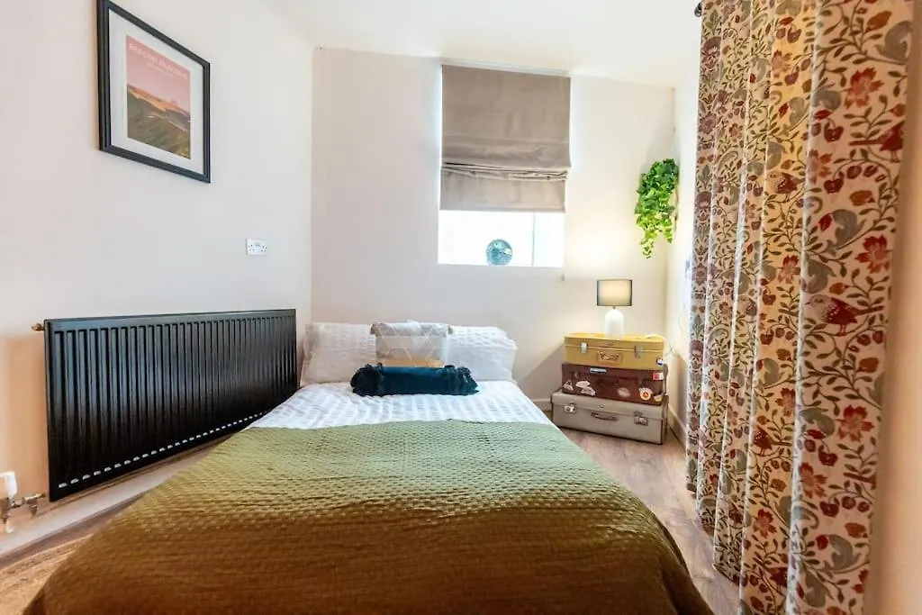 펜션 The Wanderer - Lovely 3Bd House - Upto 10 Guests. 카디프