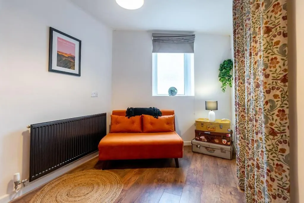 The Wanderer - Lovely 3Bd House - Upto 10 Guests. 카디프