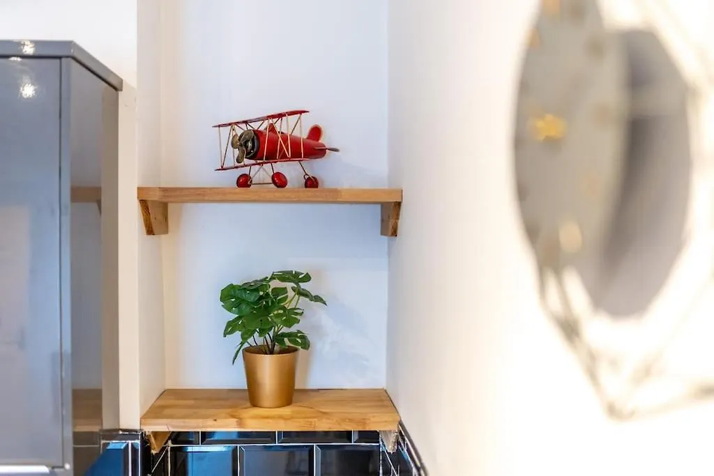 펜션 The Wanderer - Lovely 3Bd House - Upto 10 Guests. 카디프